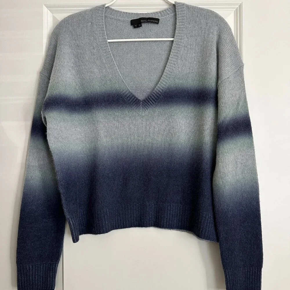 360 Cashmere V-Neck Blue Ombre Cashmere Sweater in S - Picture 1 of 9